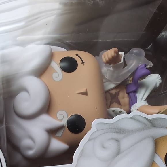 Funko Pop One Piece Luffy Gear Five #1607 - Picture 7 of 9